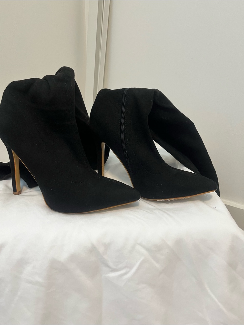 Women's Black Pointed Stiletto Booties